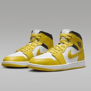 AIR JORDAN 1 UNISEX SNEAKERS, SIZE WOMENS US 12/ MENS 10.5, YELLOW/WHITE